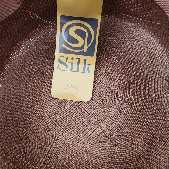 Charming Hat of silk and fine straw NWT - Picture 3 of 5